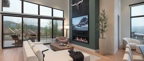 Smart TV, caminetto, studio