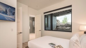 5 Schlafzimmer, Schreibtisch, Bügeleisen/Bügelbrett, kostenloses WLAN