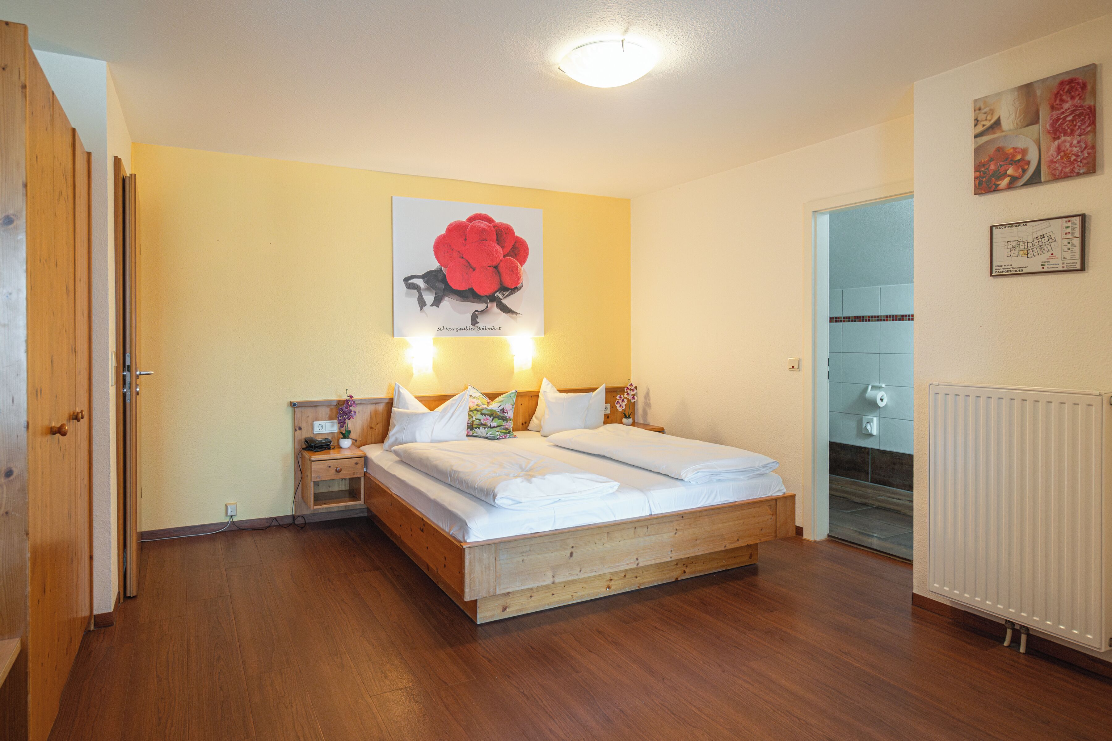 Classic-Suite, Balkon, Talblick | Kostenloses WLAN, Bettwäsche