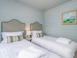 3 quartos, individualmente decorados, individualmente mobiliados