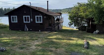 Adorable 2-bedroom cabin in Anderson Island