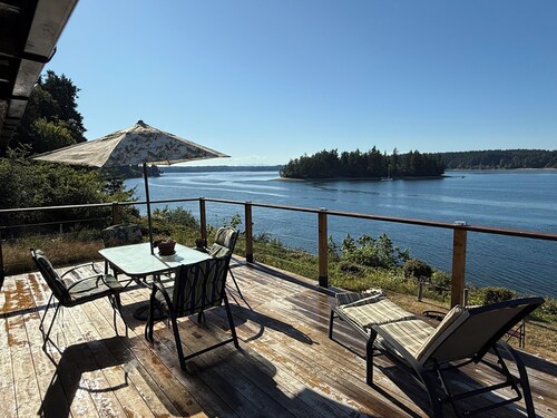Adorable 2-bedroom cabin in Anderson Island