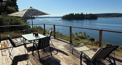 Adorable 2-bedroom cabin in Anderson Island