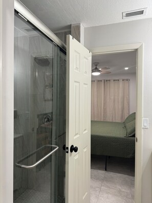 3 bedrooms, iron/ironing board, WiFi, bed sheets - Relax & Play.Getaway Awaits, Golfers's Dream and amazing sunsets. (Englewood)