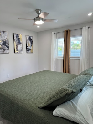 3 quartos, ferros/tábuas de passar roupa, Wi-Fi, roupa de cama