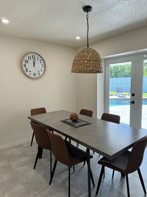 Dining - Relax & Play.Getaway Awaits, Golfers's Dream and amazing sunsets. (Englewood)