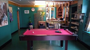 Games room - 4 Bed-2 Bath-bar-pool Table-library- Xmas Venue (Dorchester)