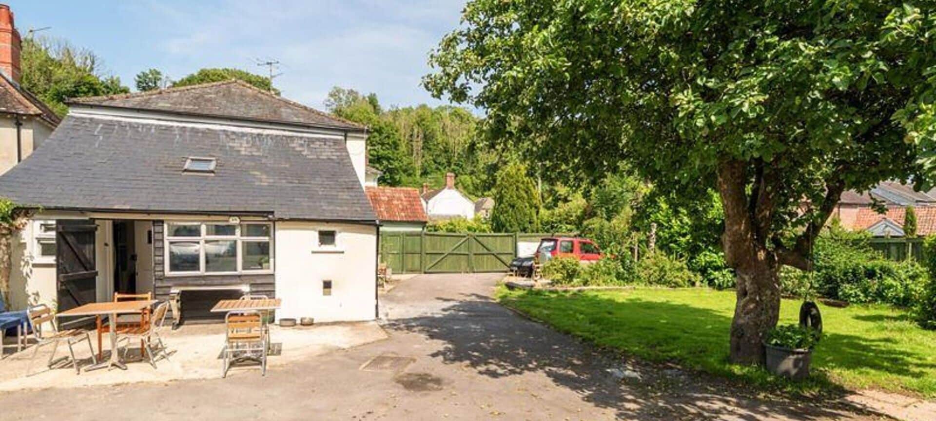 รับประทานอาหารกลางแจ้ง