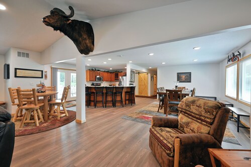 Newly renovated large space - great for groups