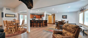 Newly renovated large space - great for groups