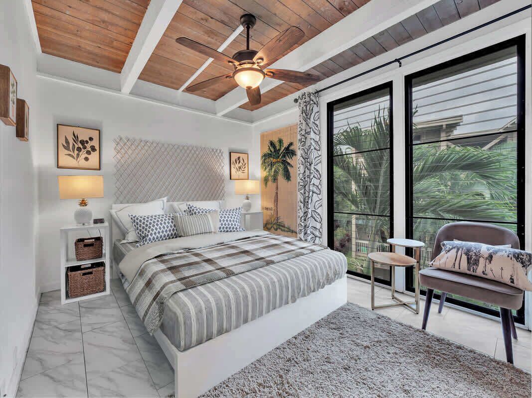 1 dormitorio, escritorio, tabla de planchar con plancha y wifi