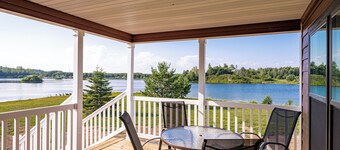 Red Pine Retreat- Quiet 3-bedroom lake house in Saginaw-close to Duluth!