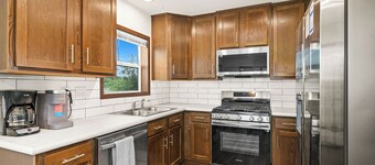 Red Pine Retreat- Quiet 3-bedroom lake house in Saginaw-close to Duluth!