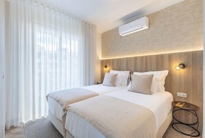 Estudio Deluxe | Espacio para trabajar con un portátil, wifi gratis, ropa de cama