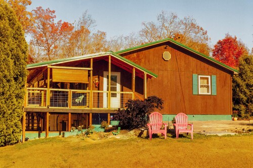 New River Gorge Pickleball Retreat, Hot Tub, Games, Family Fun Minutes To Town!