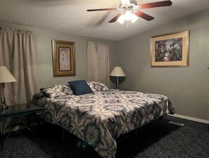 4 室のベッドルーム、WiFi、ベッドシーツ