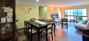 Dining - Spacious, Cozy and Quiet (La Paz)