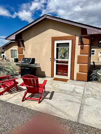 Private tiny home separate from main house. Private entrance, patio and driveway