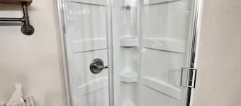 Red Tail Roost Tiny Home, Views, Hike, Bike, ATV on nearby BLM Land, Laundry