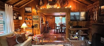 Beautiful Year Round - Creekside Cabin - Near RMNP - Dog Friendly