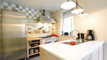 House | Private kitchen | Highchair