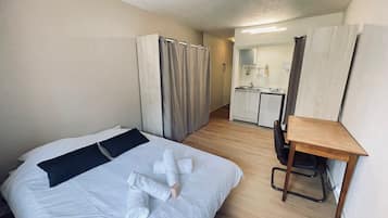 WiFi, bed sheets
