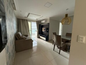 TV connectée, table de tennis de table