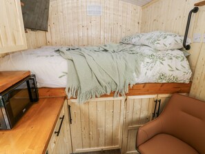 1 habitación, decoración personalizada y muebles diferentes
