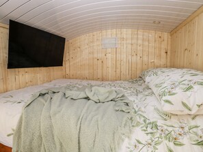 1 habitación, decoración personalizada y muebles diferentes 