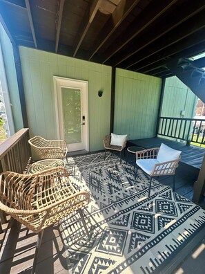 Terrace/patio - Two is Better Than One! Double the Space!
Large Groups Near Entertainment! (Kansas City)