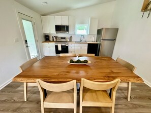 Microwave, oven, stovetop, dishwasher - Two is Better Than One! Double the Space!
Large Groups Near Entertainment! (Kansas City)