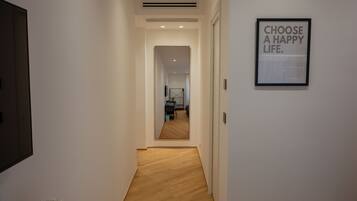 Cosy 2 | Premium bedding, memory-foam beds, minibar, desk