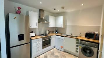House | Private kitchen | Fridge, microwave, oven, stovetop