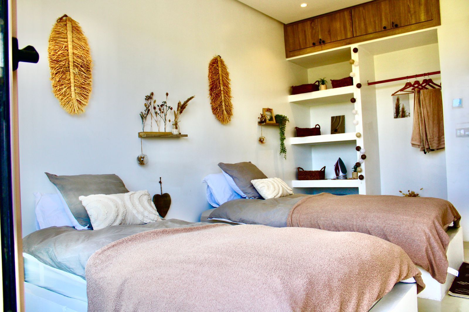 4 dormitorios, tabla de planchar con plancha, wifi gratis y ropa de cama