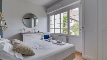 4 slaapkamers, een strijkplank/strijkijzer, wifi, beddengoed