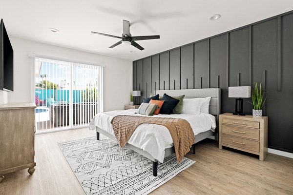 3 habitaciones, escritorio y tabla de planchar con plancha