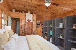 2 bedrooms, iron/ironing board, WiFi, bed sheets - Liberty Lodge Countryside Stay (Valley Head)