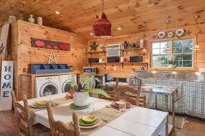 Dining - Liberty Lodge Countryside Stay (Valley Head)