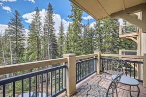 Property grounds - Luxurious Ski-In/Ski-Out Condominium in the Heart of Mountain Paradise (Keystone)
