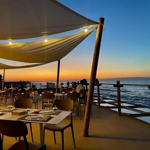 屋外ダイニングエリア