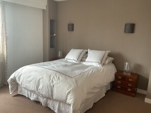 4 Schlafzimmer, Bügeleisen/Bügelbrett, WLAN, Bettwäsche