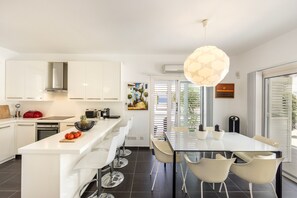 Fridge, microwave, oven, coffee/tea maker