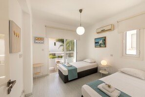 3 bedrooms, in-room safe, iron/ironing board, free WiFi