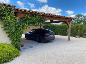 Property grounds - Modern family home with swimming pool in Aix-en-Provence (Aix-en-Provence)