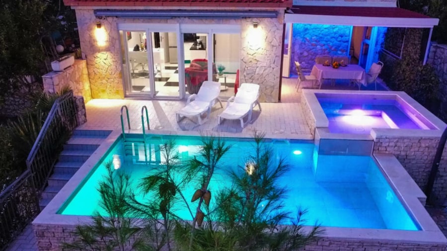 Seafront Apartment Sea Relax With Private Pool