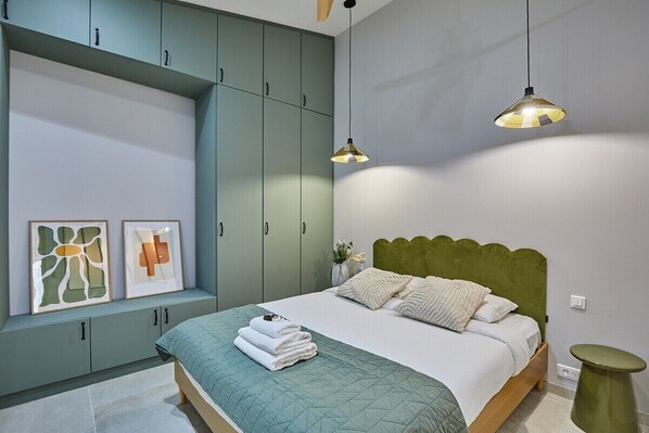 3 bedrooms, iron/ironing board, travel cot, WiFi