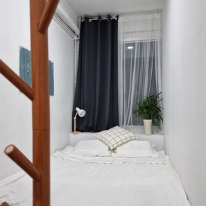 4 bedrooms, WiFi, bed sheets
