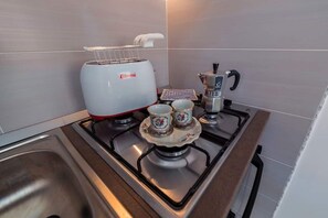 Fridge, oven, stovetop, coffee/tea maker - Dei della Costiera Appartamento Olimpo (Pianillo)