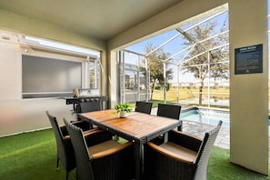 Outdoor dining
