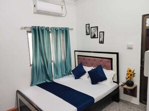 Schreibtisch, Bügeleisen/Bügelbrett, Zustellbetten, kostenloses WLAN